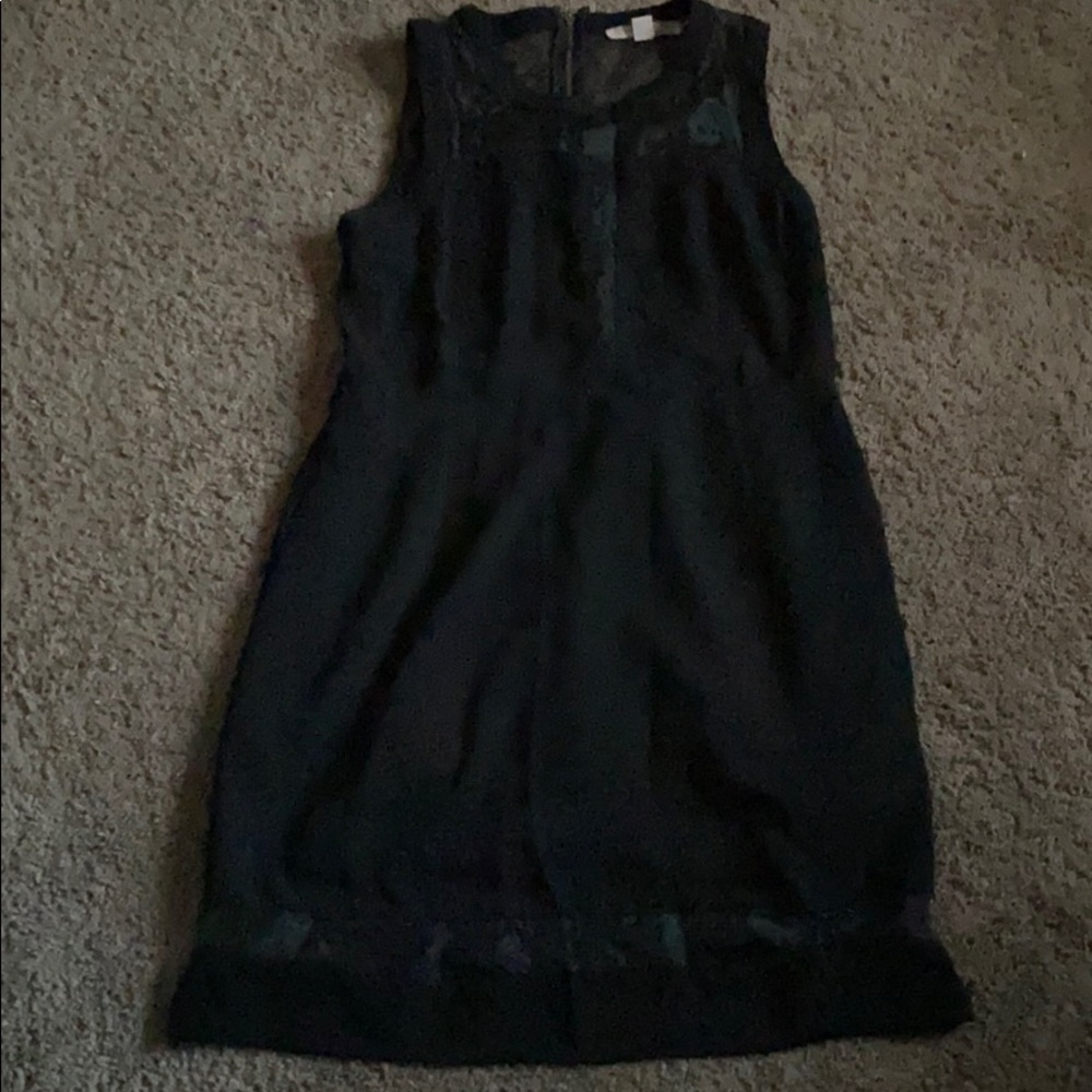 CUTE LITTLE BLACK DRESS